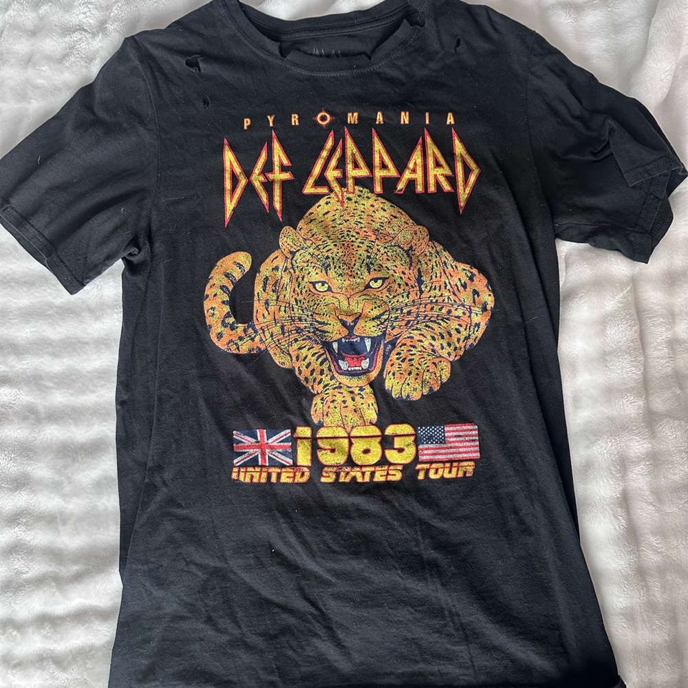 Def Leppard Black Graphic Tee